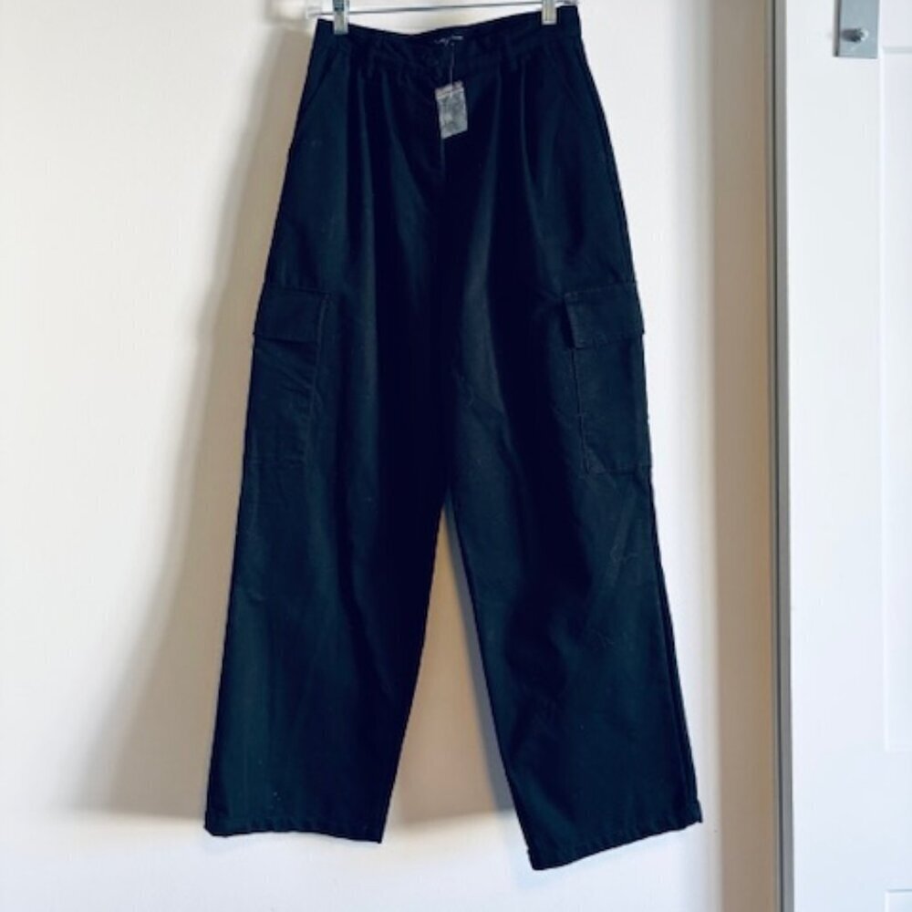 NWT Hunter & Brown Womens Black Cargo Pants size M - Picture 2 of 3